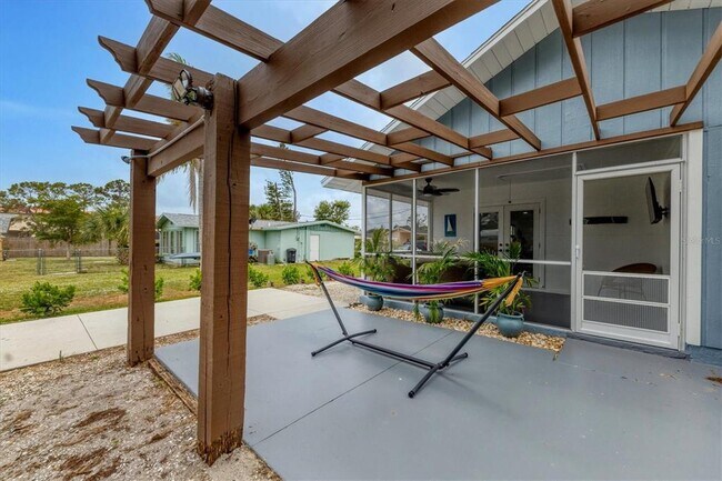 Building Photo - 843 Palmetto St