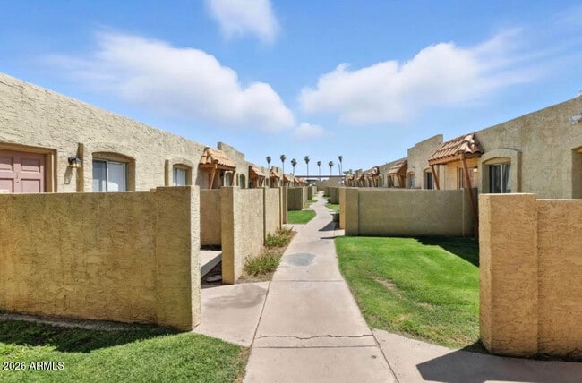 Building Photo - 4337 W Keim Dr