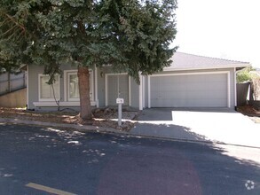 Building Photo - Great 3 bedroom, 2 bath, Southwest Reno home