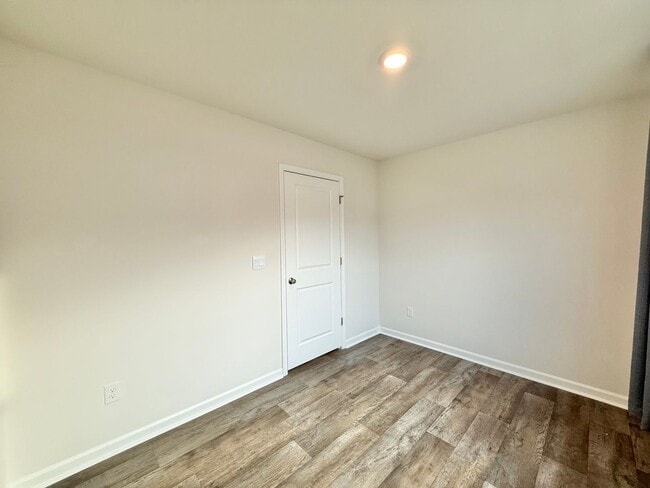 Building Photo - Newly Built 3BD, 2.5BA Raleigh Townhome with a Bonus Office/Den on First Floor