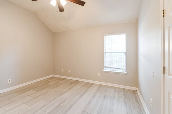 Building Photo - 8519 Cross Point Dr