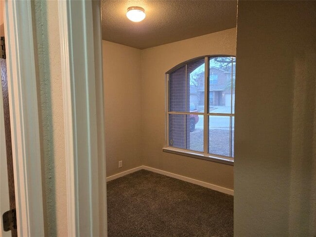 Building Photo - 12127 Medina Ml