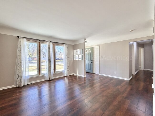 Building Photo - Updated and Beautifully Maintained 3-Bedroom Ranch Minutes from Downtown Berkley!