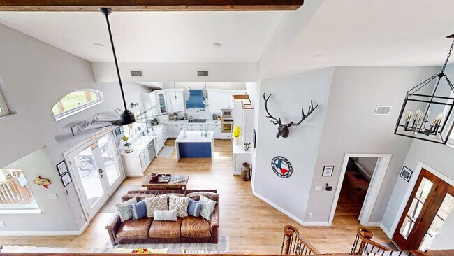 Building Photo - 430 Peninsula Dr