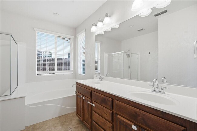Building Photo - 4143 Cahakia Pl