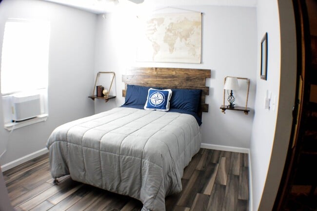 Building Photo - 7 Teakwood Dr