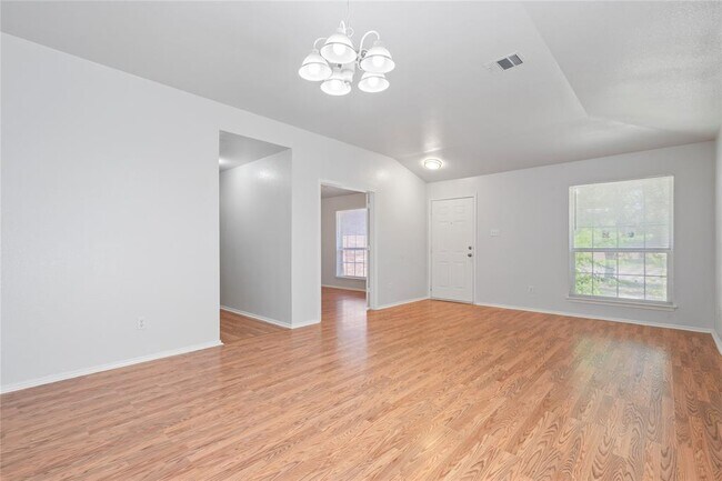 Building Photo - 3307 Blue Ridge Dr