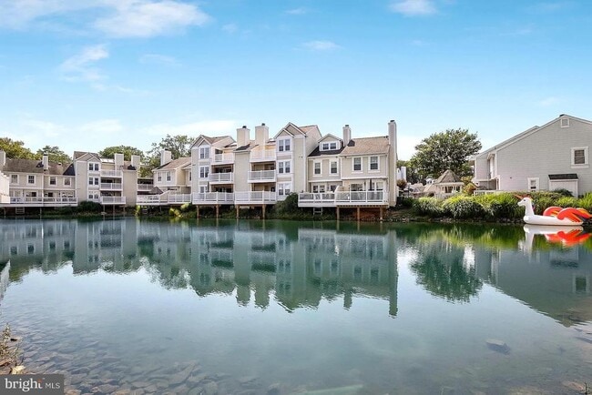 Building Photo - 3369 Lakeside View Dr