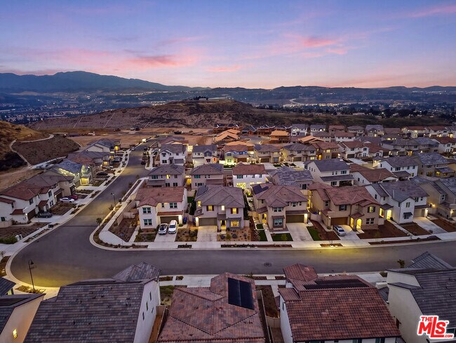 Building Photo - 18114 Outlook Wy