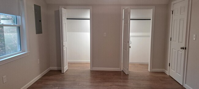 Building Photo - 338 Haverhill Rd