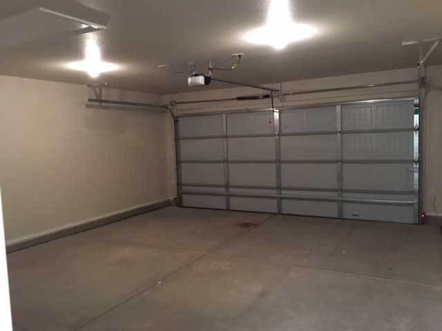 Building Photo - 6 or 8 month lease! Half off first full mo...