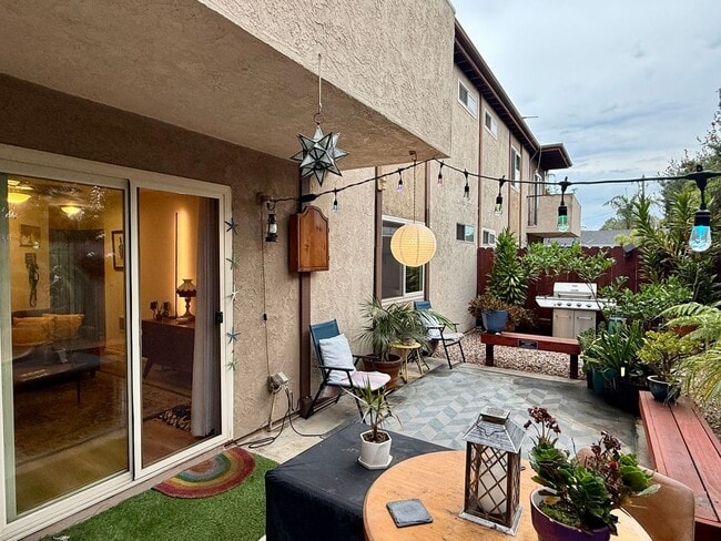 Building Photo - Charming 2 bedroom Condo in Carlsbad Village