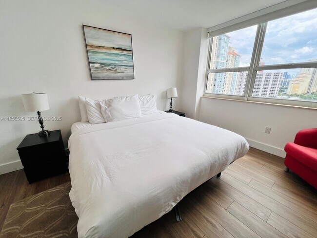 Building Photo - 19501 W Country Club Dr