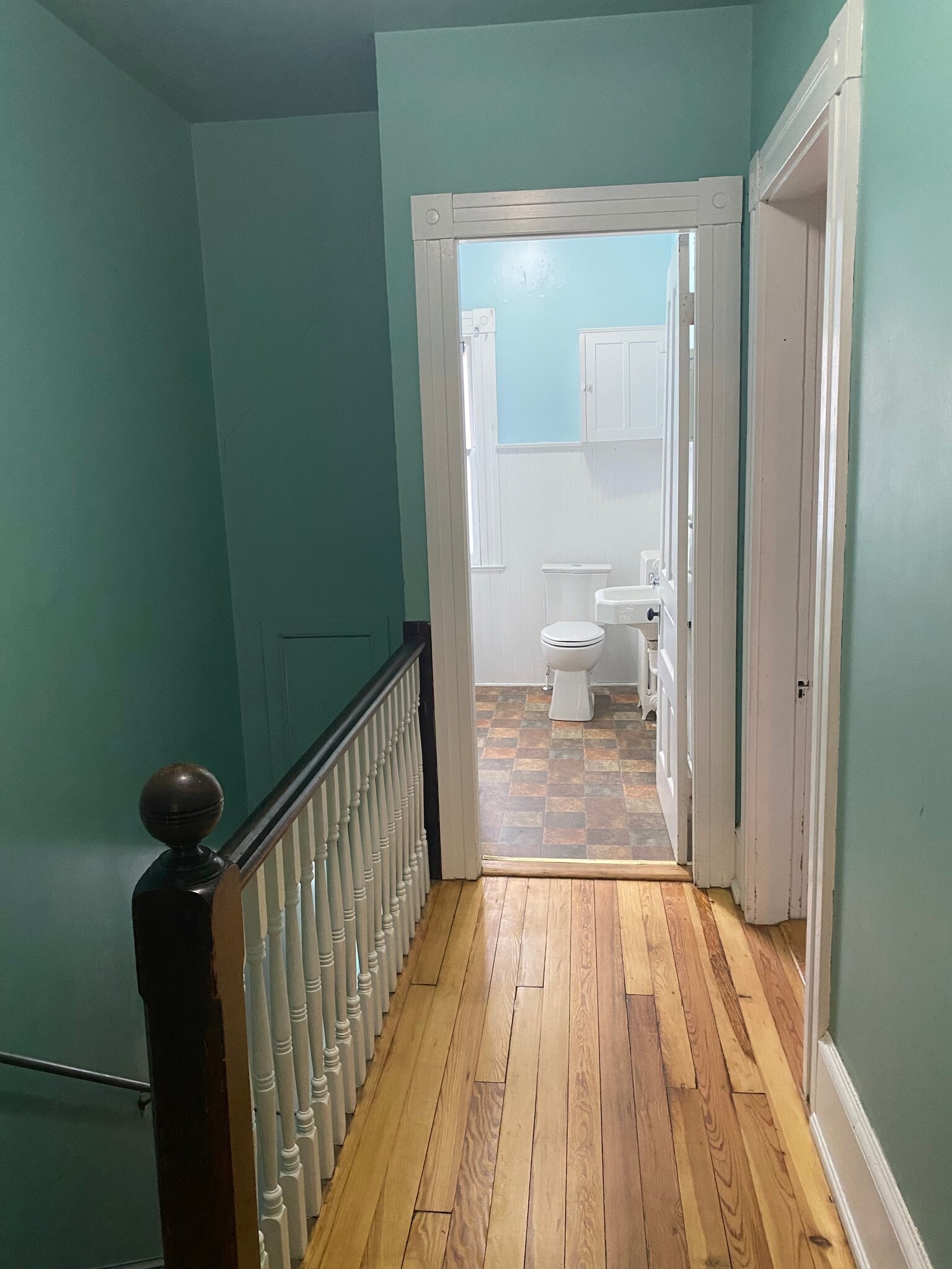 Hall/Bath - 312 Amherst St