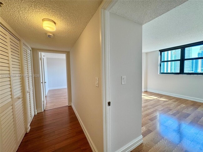 Building Photo - 210 174th St