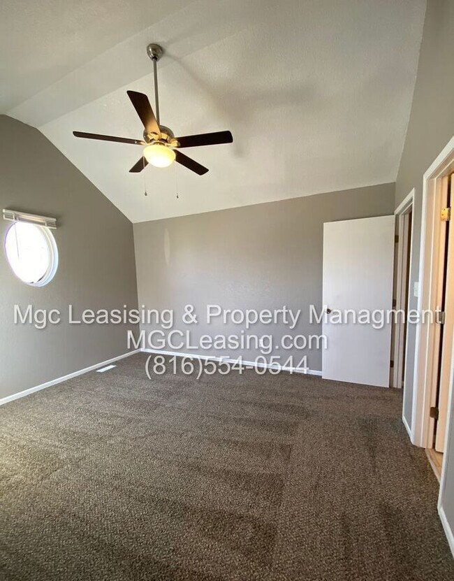Building Photo - Superior Location in the heart of Blue Springs!