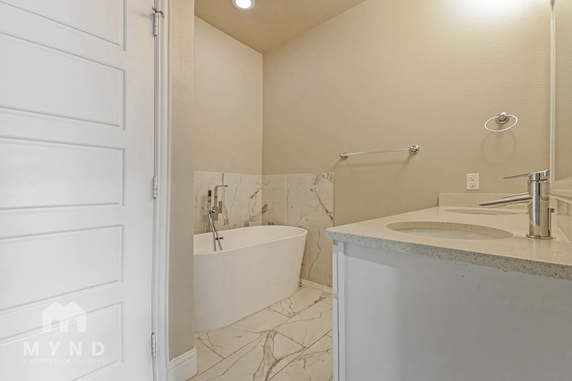 Building Photo - 2805 Lindale Dr