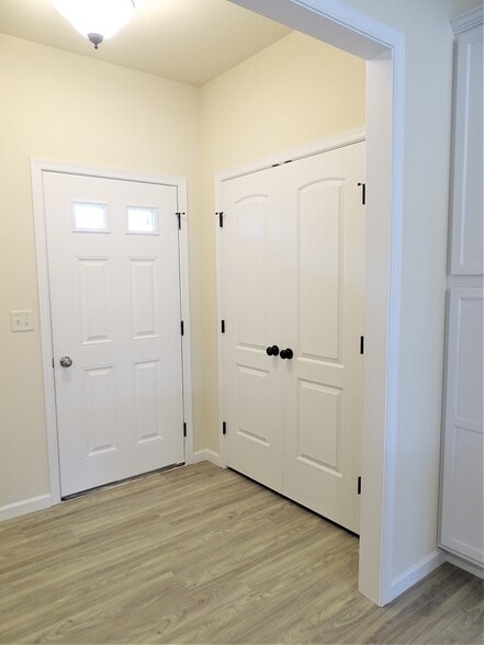 Building Photo - 349 Cedar Holw