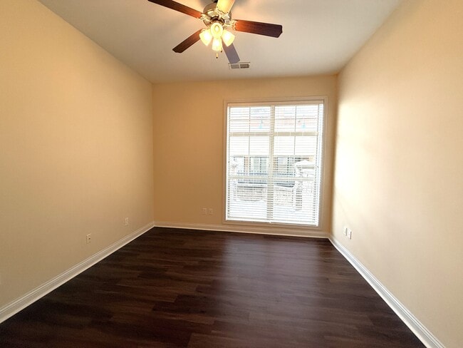 Building Photo - 252 Stetson St