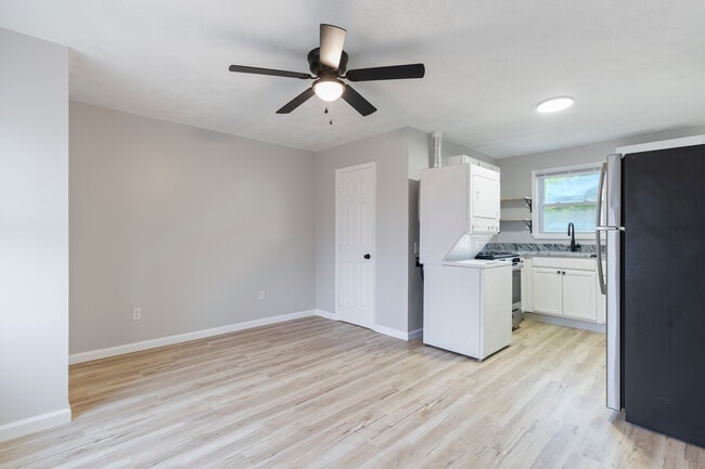 Building Photo - Affordable Luxury Apartment Near DC