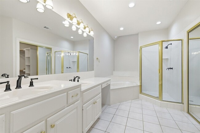 Building Photo - 5518 Australia Ct