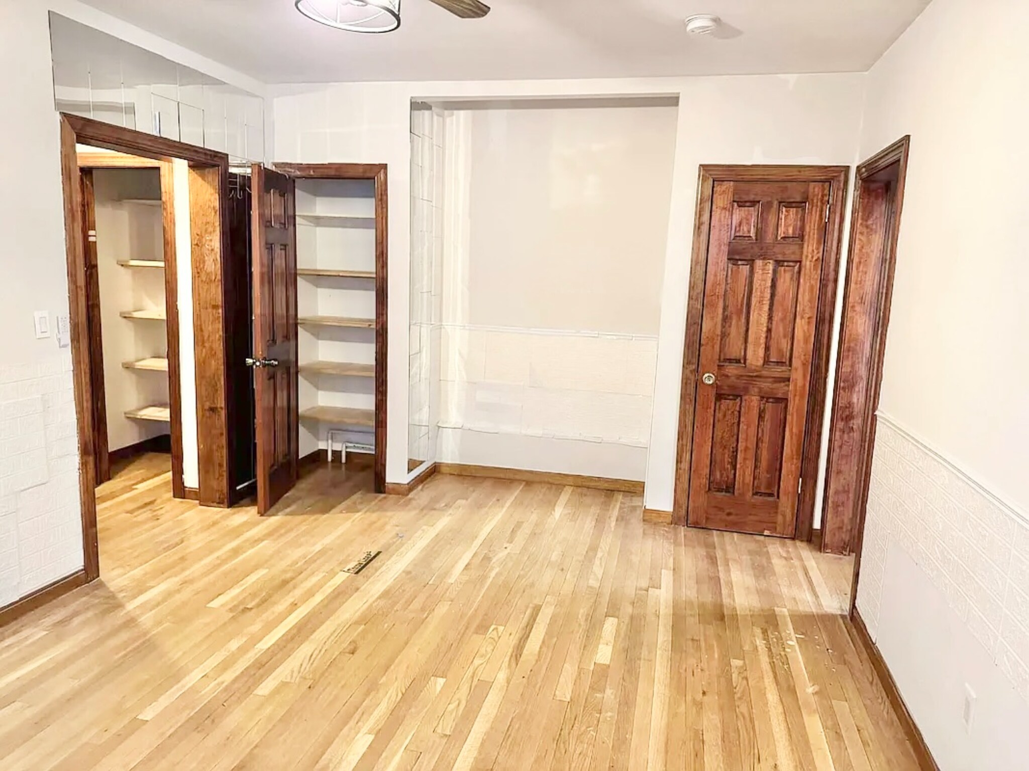 Building Photo - 2819 21st Ave