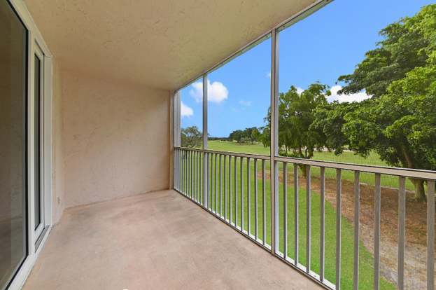 Building Photo - 250 Jacaranda Dr