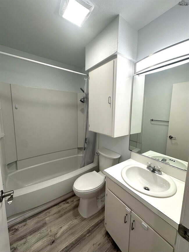 Building Photo - 3021 McGaha Ave