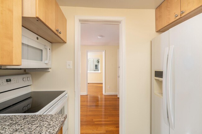 Building Photo - 6221 Walhonding Rd