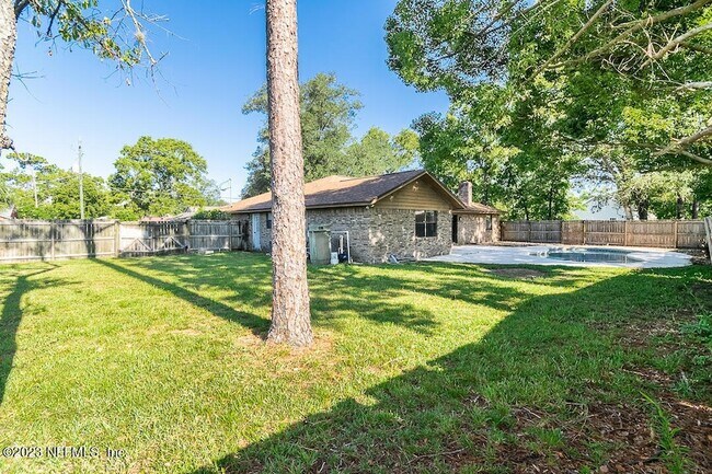 Building Photo - 12555 Allport Rd