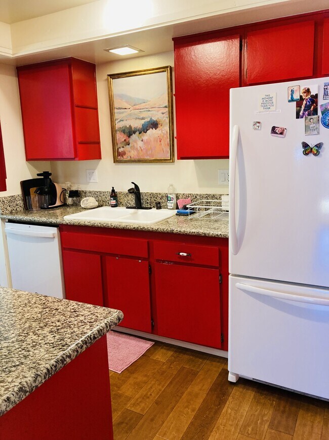 Building Photo - 1115 Creekside Way