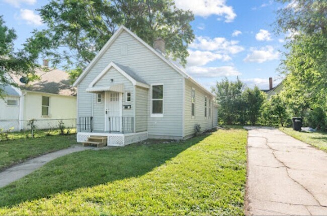 Building Photo - 5411 N 24th St