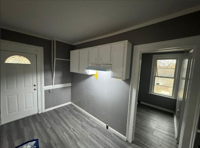 Building Photo - 114 S Carbon St