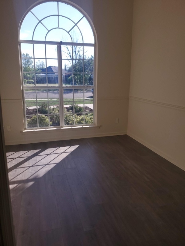 Building Photo - 304 Grandiflora Cir