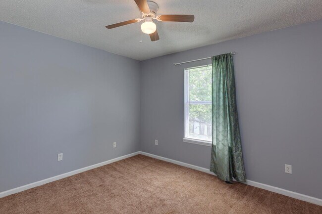 Building Photo - FOR RENT AND READY FOR IMMEDIATE OCCUPANCY! STUNNING LAKE VIEWS • 3 BEDROOMS • 2.5 BATHROOMS • AT...