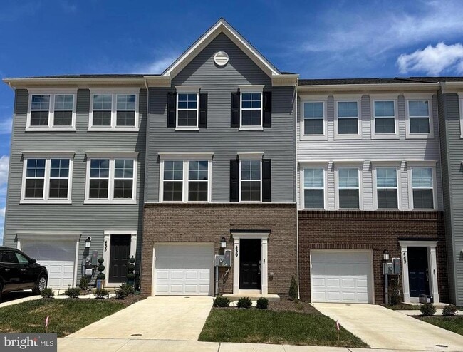 Building Photo - 439 Seeback Dr