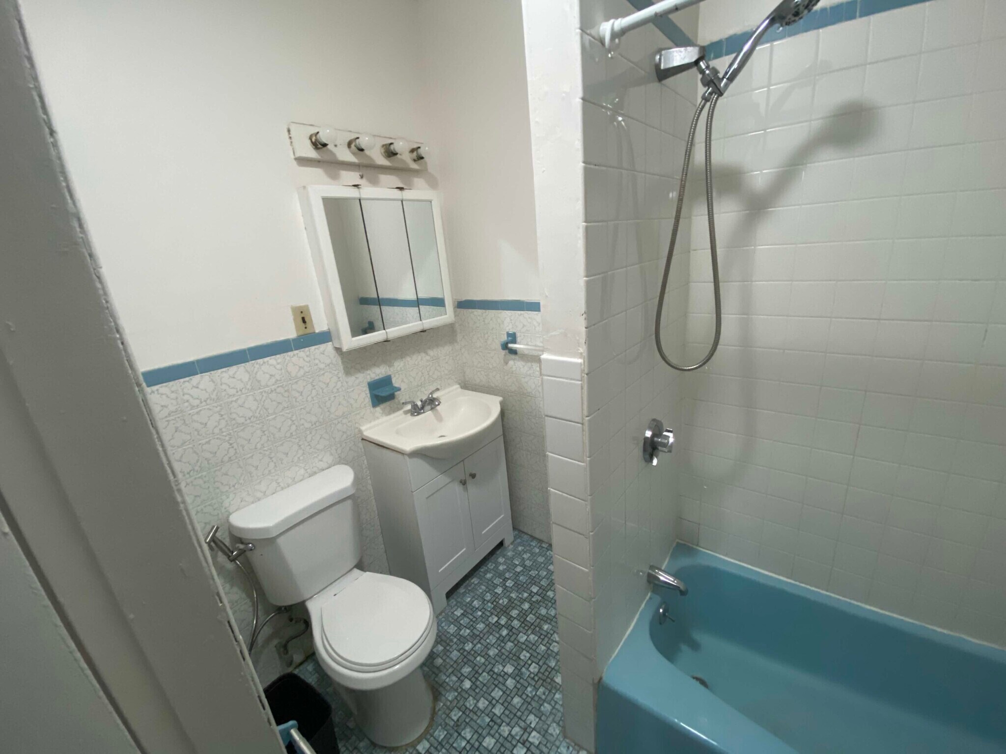 Building Photo - 1905 Beacon St