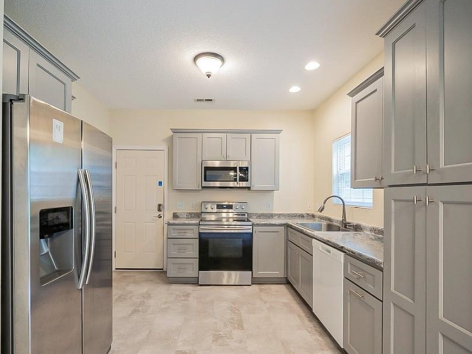 Building Photo - 1048 Wyndfall Dr