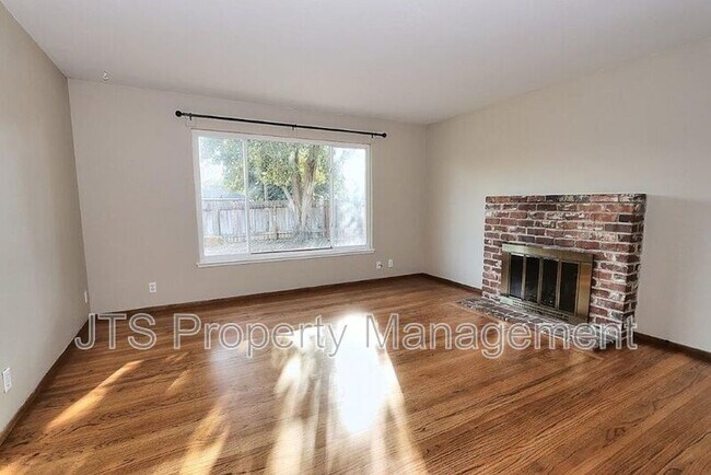 Building Photo - 10624 Chardonay Dr