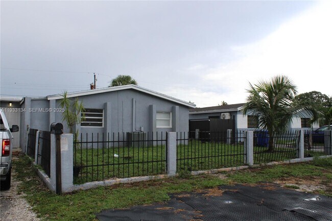 Building Photo - 6651 Custer St