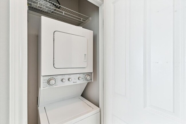 Building Photo - 104 Gulfside Ct