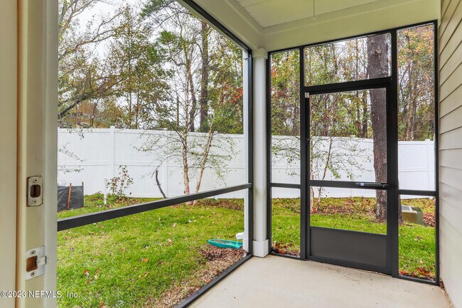 Building Photo - 7369 Palm Hills Dr