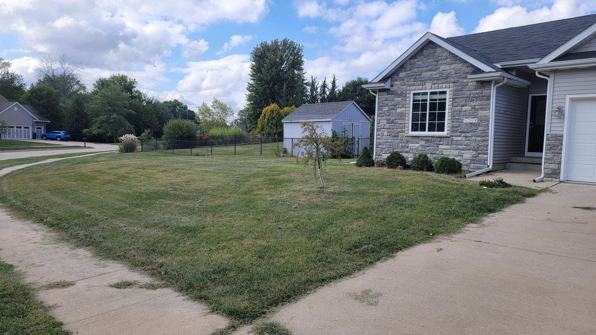 Building Photo - 1708 Apple Ln