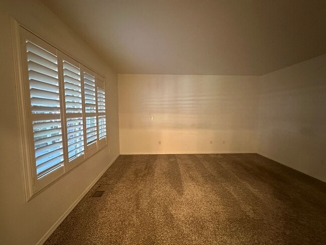 Building Photo - Adorable single story, 3 bedroom, 2 bath h...