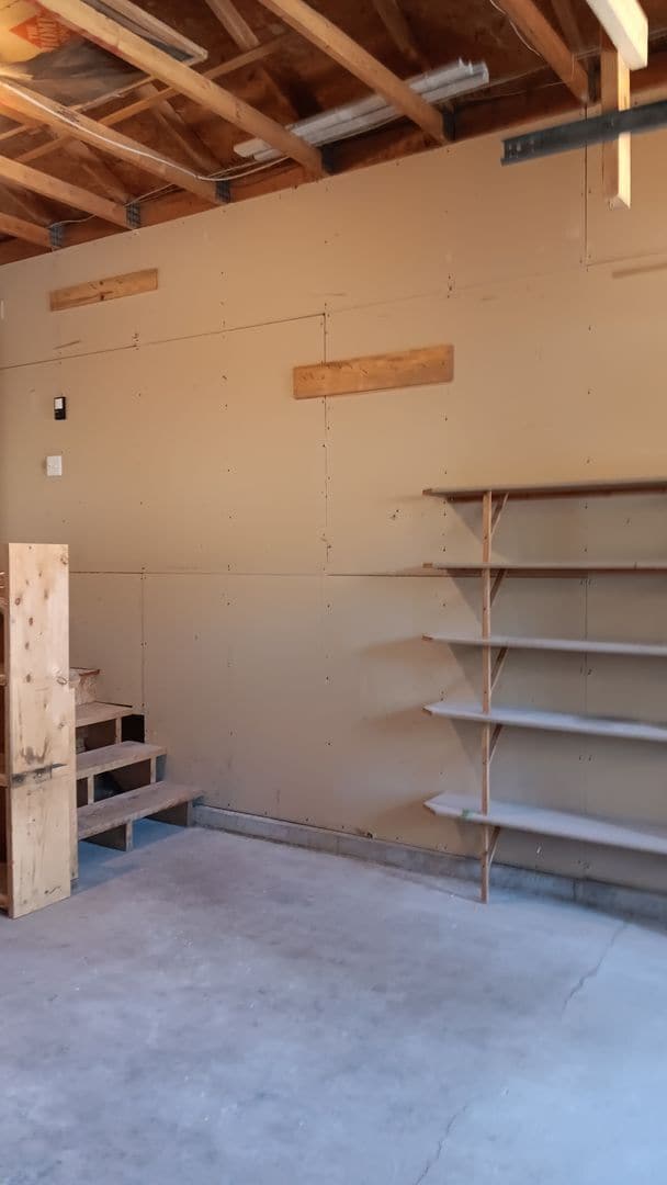 Building Photo - Nice home in a quiet neighborhood