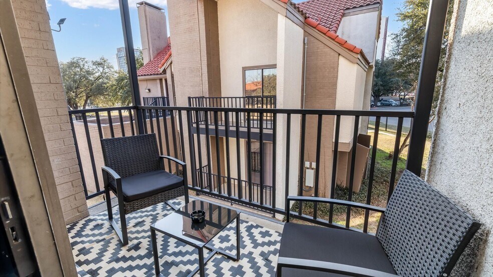 Building Photo - 7900 Brookriver Dr