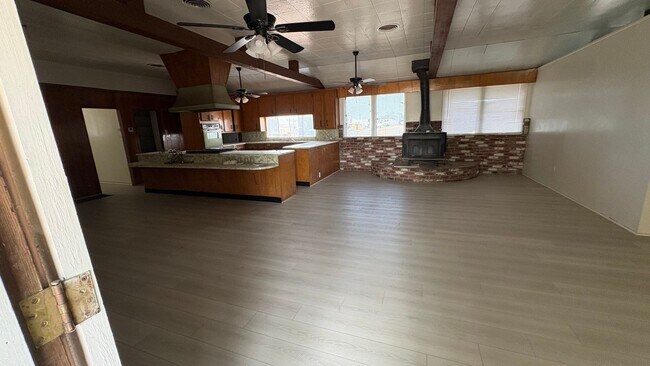 Building Photo - Farm style living