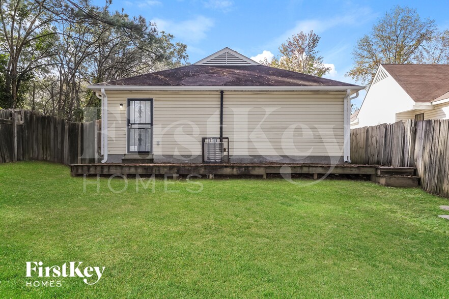 Building Photo - 2852 Beverly Hill St