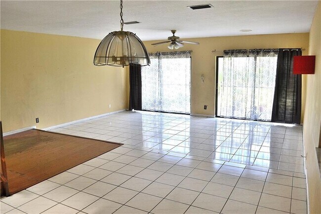 Building Photo - 8701 NW 35th St