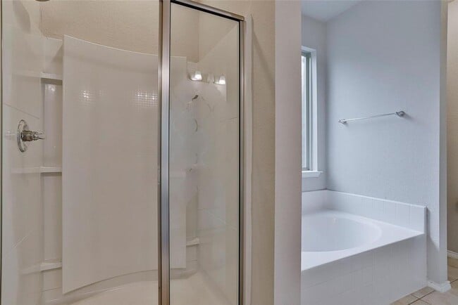 Building Photo - COMING SOON, DARLING HOME IN DENTON!